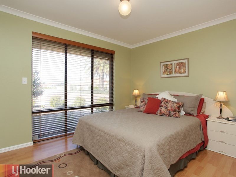 11 Ashtreet Boulevard, Wattle Grove WA 6107