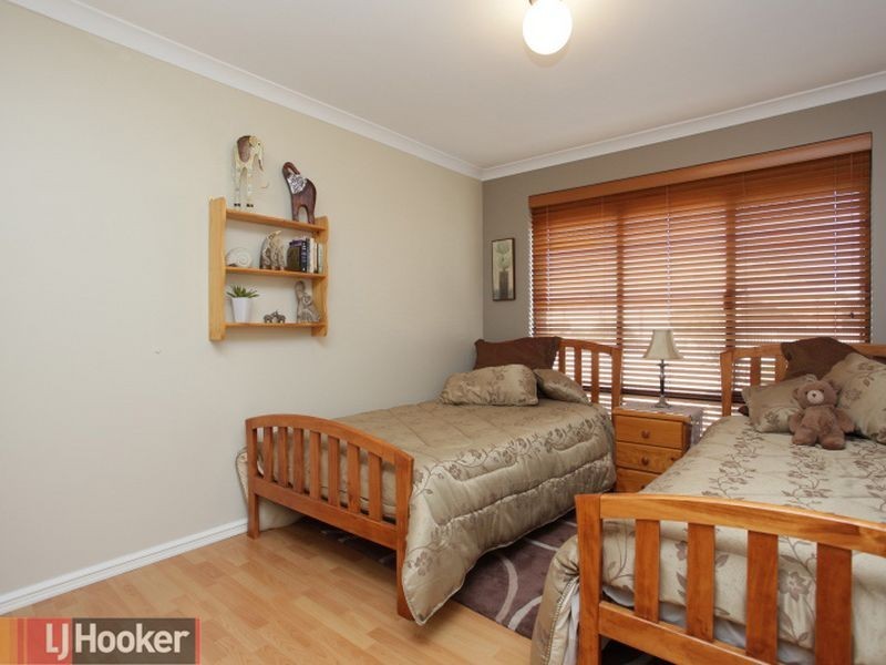 11 Ashtreet Boulevard, Wattle Grove WA 6107