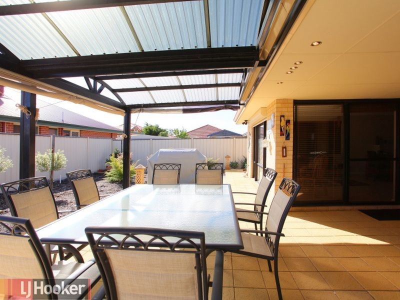 11 Ashtreet Boulevard, Wattle Grove WA 6107