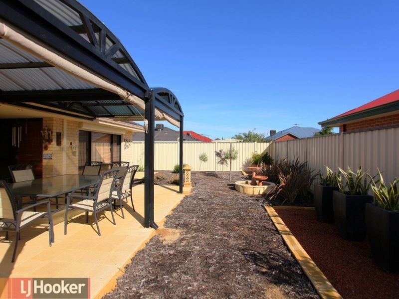 11 Ashtreet Boulevard, Wattle Grove WA 6107