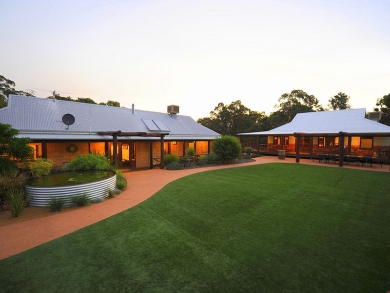 56 Falls Heights, Gidgegannup WA 6083