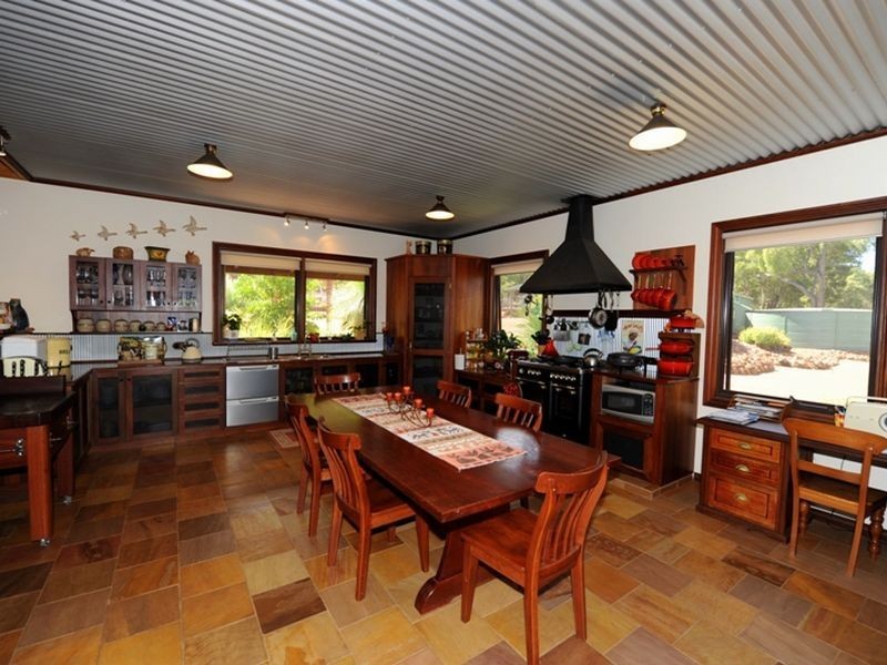 56 Falls Heights, Gidgegannup WA 6083