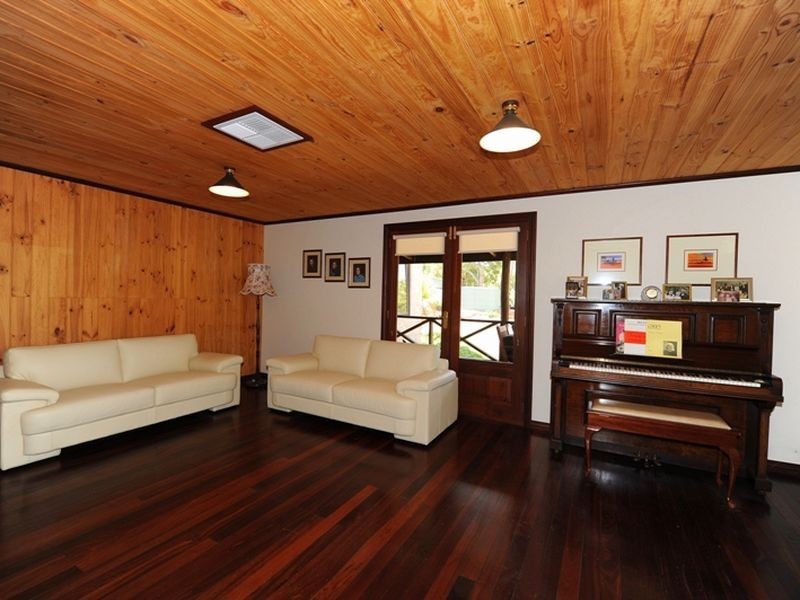 56 Falls Heights, Gidgegannup WA 6083