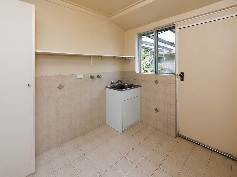 15 Elmwood Crescent, Lesmurdie WA 6076