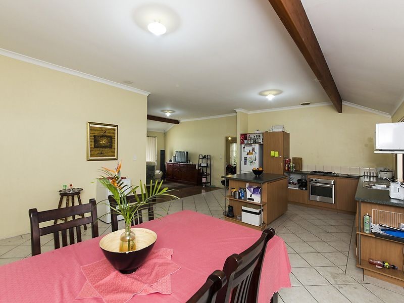 50 Feeney Gardens, High Wycombe WA 6057
