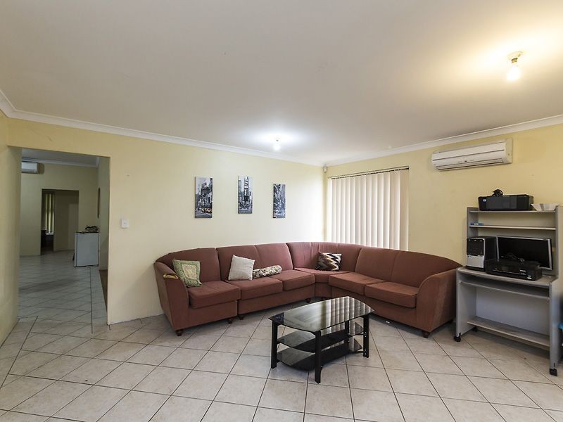 50 Feeney Gardens, High Wycombe WA 6057