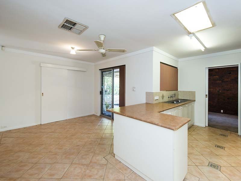 13 Solandra Way, Forrestfield WA 6058