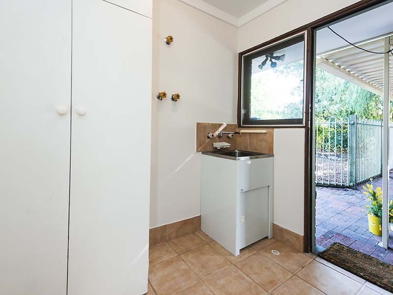 13 Solandra Way, Forrestfield WA 6058