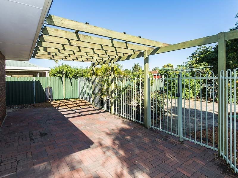 13 Solandra Way, Forrestfield WA 6058