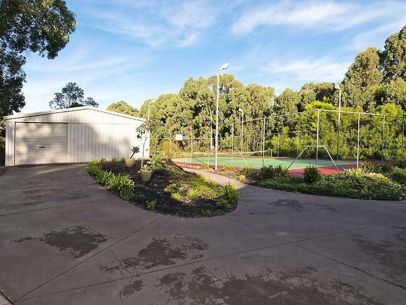 143 Bahen Road, Hacketts Gully WA 6076