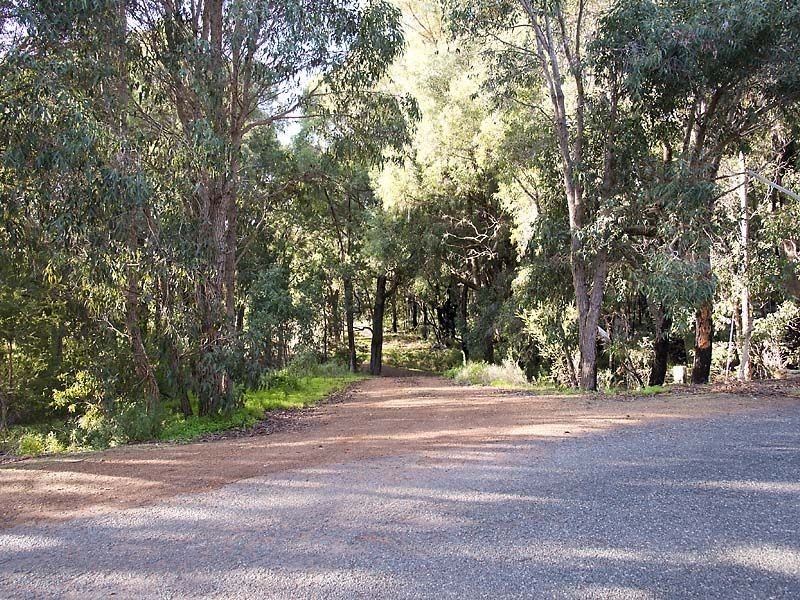 143 Bahen Road, Hacketts Gully WA 6076