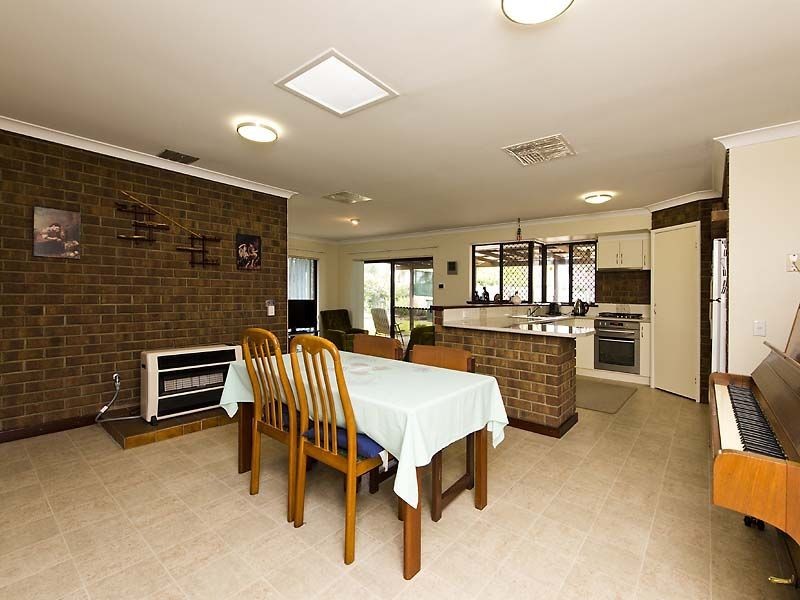 9 Macao Road, High Wycombe WA 6057