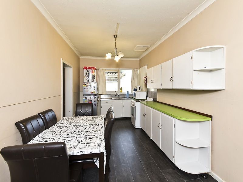 1 Cumberland Road, Forrestfield WA 6058