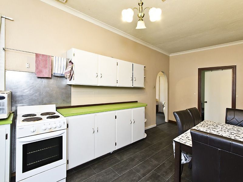 1 Cumberland Road, Forrestfield WA 6058