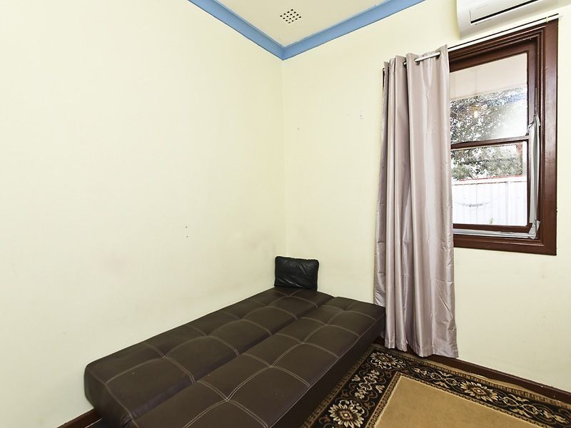 1 Cumberland Road, Forrestfield WA 6058