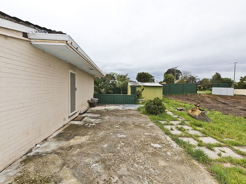 1 Cumberland Road, Forrestfield WA 6058