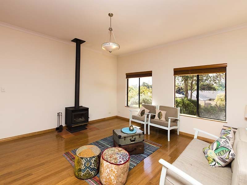 11 Arthur Road, Gooseberry Hill WA 6076