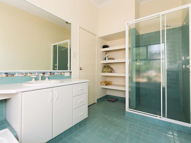 11 Arthur Road, Gooseberry Hill WA 6076