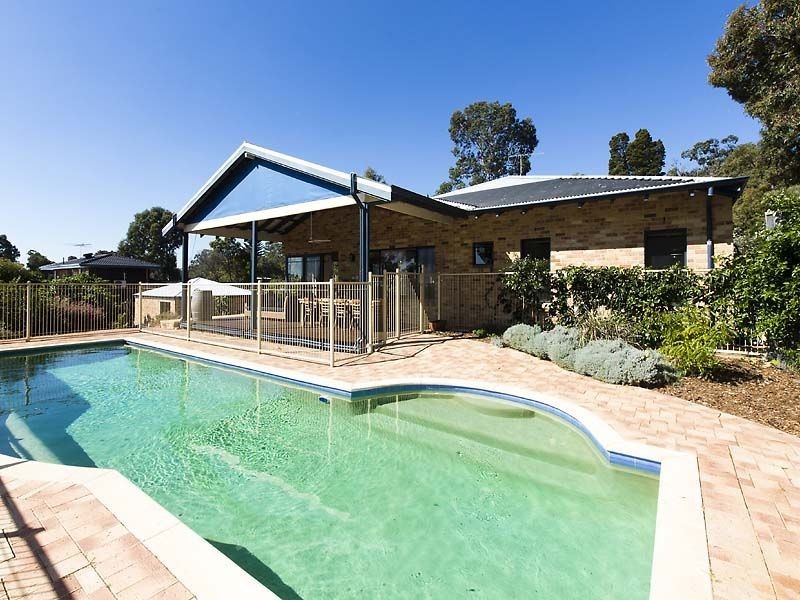 11 Arthur Road, Gooseberry Hill WA 6076