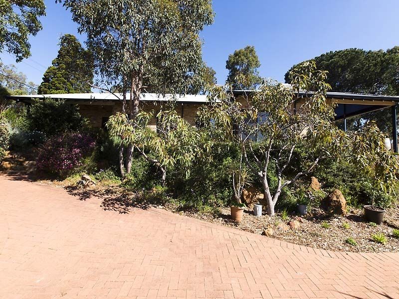 11 Arthur Road, Gooseberry Hill WA 6076