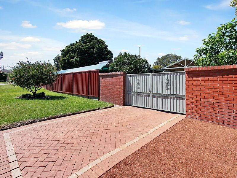 60 Mahonia Way, Forrestfield WA 6058