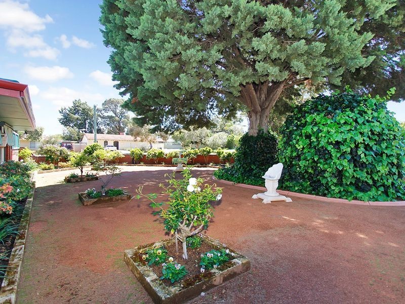 60 Mahonia Way, Forrestfield WA 6058