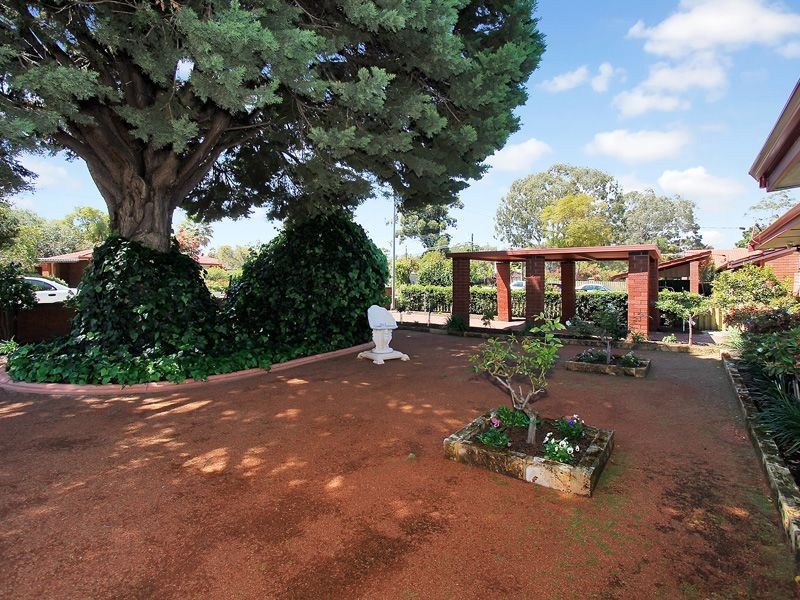 60 Mahonia Way, Forrestfield WA 6058