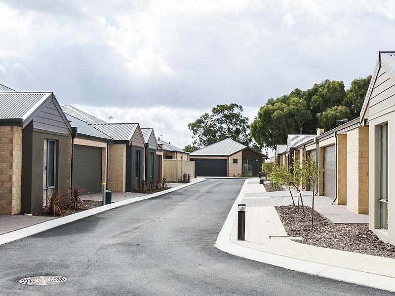 1/26 Mangosteen Drive, Forrestfield WA 6058