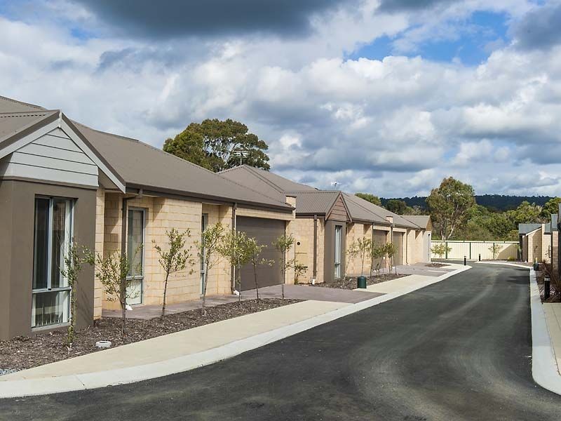 1/26 Mangosteen Drive, Forrestfield WA 6058