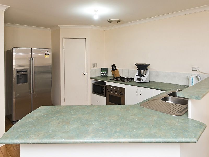 3 Silica Road, Wattle Grove WA 6107