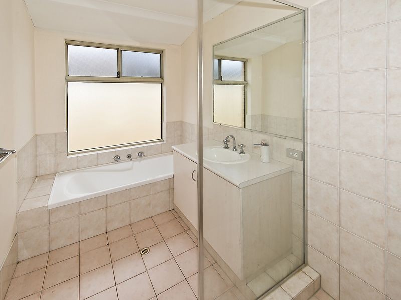 3 Silica Road, Wattle Grove WA 6107