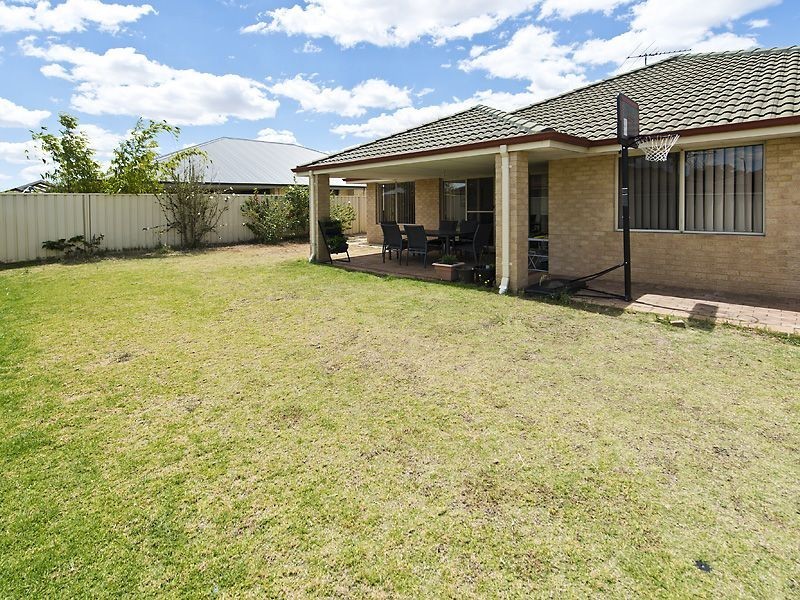 3 Silica Road, Wattle Grove WA 6107