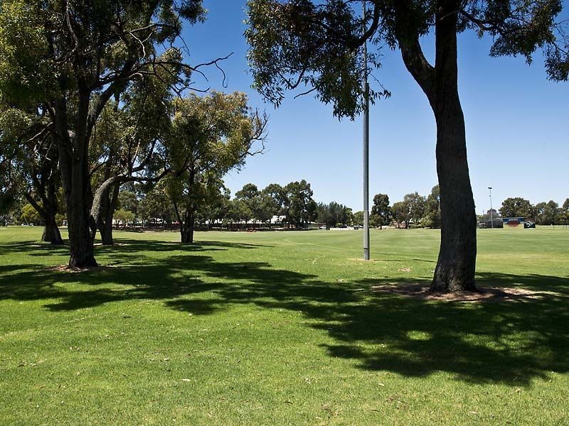 7 Jeanhulley Road, High Wycombe WA 6057