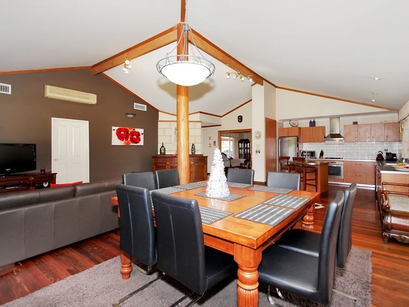 15 Mulberry Court, Maida Vale WA 6057