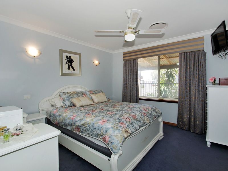 15 Mulberry Court, Maida Vale WA 6057