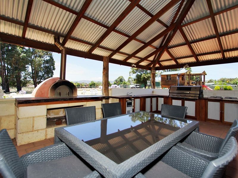 15 Mulberry Court, Maida Vale WA 6057