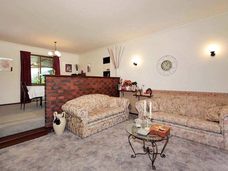 13 Magnolia Way, Forrestfield WA 6058