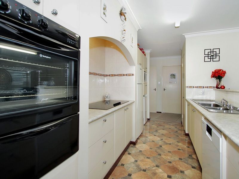 13 Magnolia Way, Forrestfield WA 6058