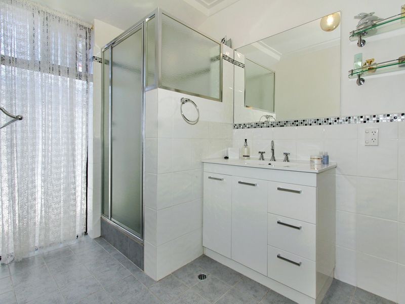 13 Magnolia Way, Forrestfield WA 6058