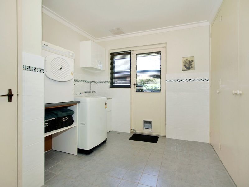 13 Magnolia Way, Forrestfield WA 6058