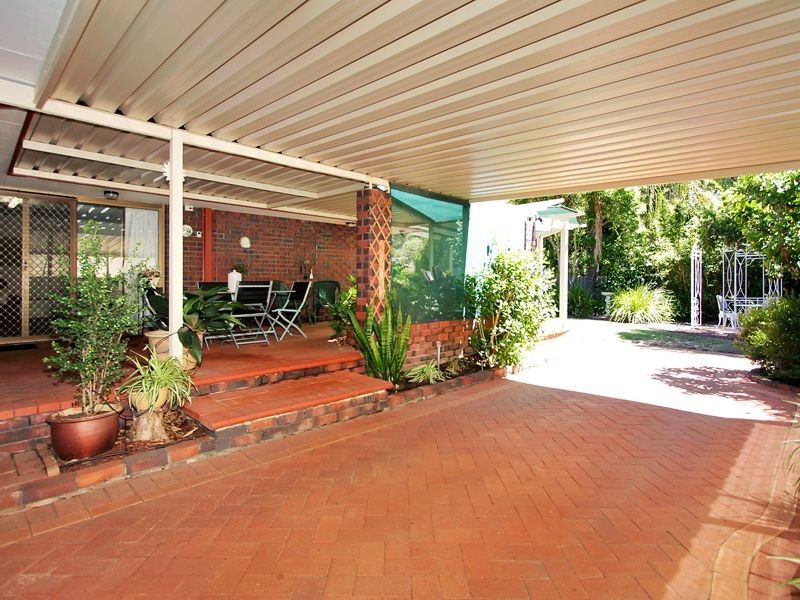 13 Magnolia Way, Forrestfield WA 6058