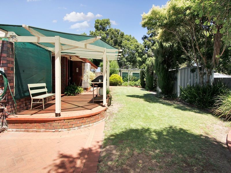 13 Magnolia Way, Forrestfield WA 6058