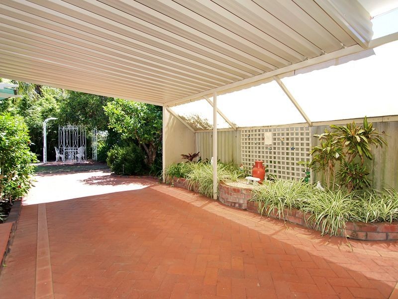 13 Magnolia Way, Forrestfield WA 6058