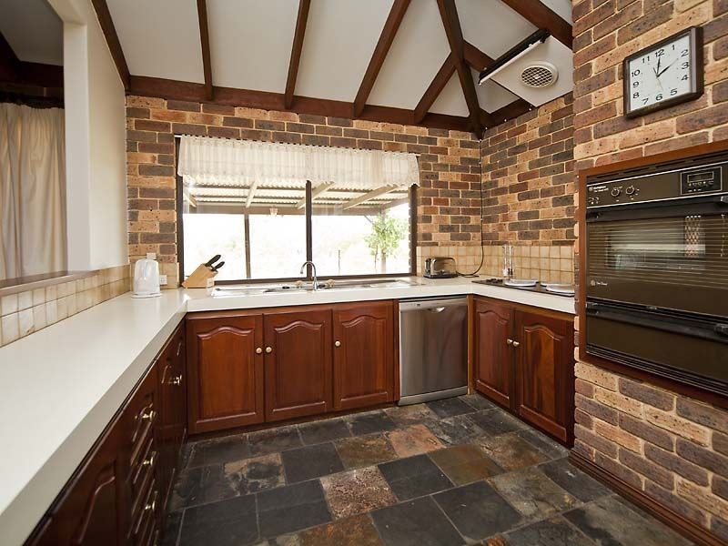 34 Canter Court, Orange Grove WA 6109