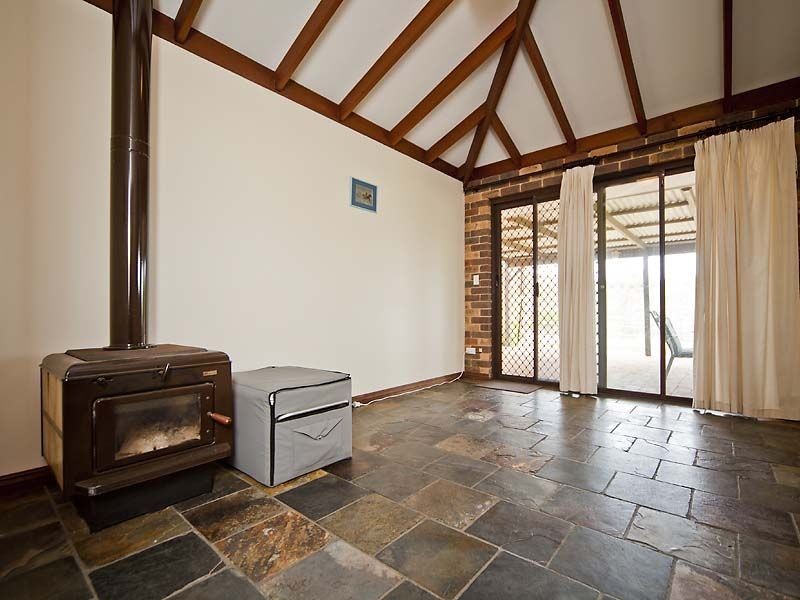 34 Canter Court, Orange Grove WA 6109