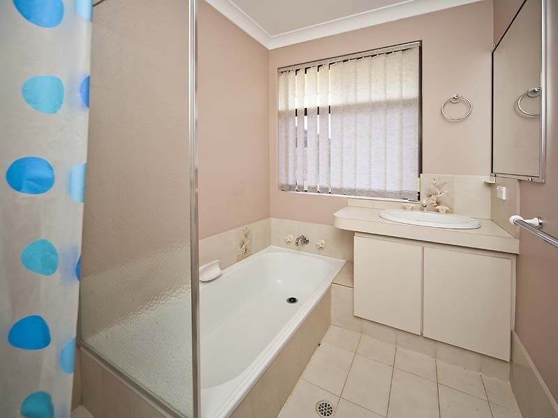 34 Canter Court, Orange Grove WA 6109