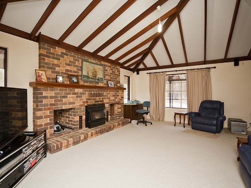 34 Canter Court, Orange Grove WA 6109