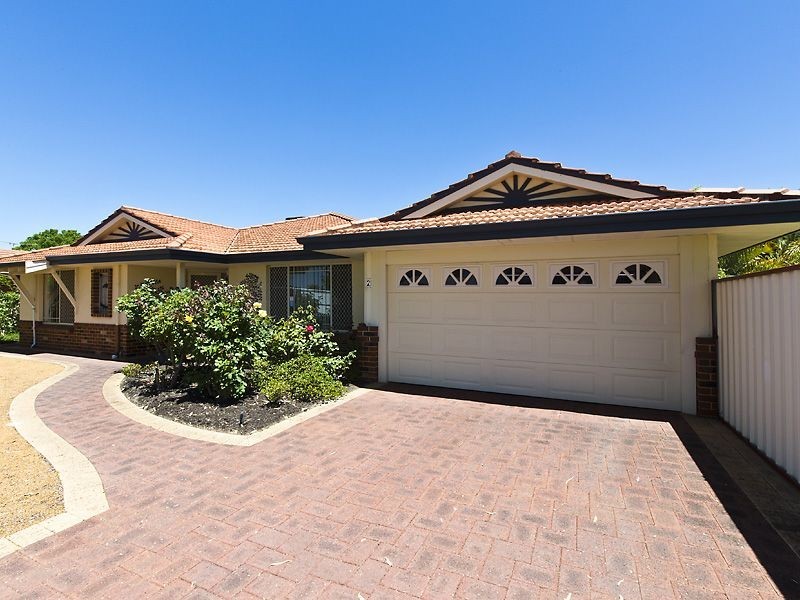 2 Limonite Court, Forrestfield WA 6058
