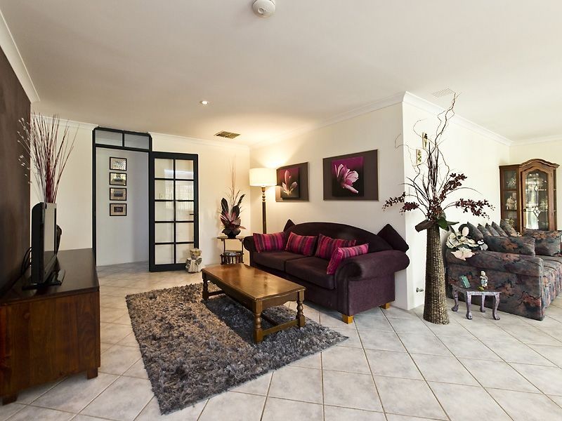 2 Limonite Court, Forrestfield WA 6058