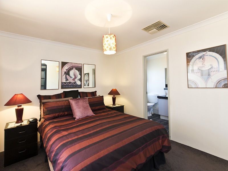 2 Limonite Court, Forrestfield WA 6058